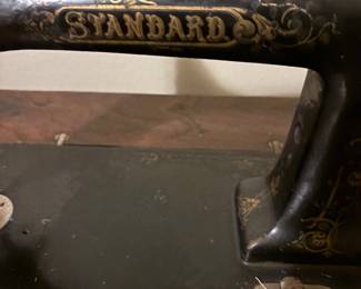 Standard sewing machine 