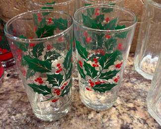 Set of 4 vintage Libby Christmas glasses