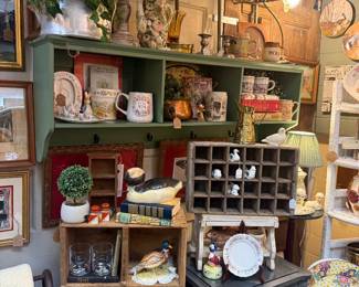 mugs, tables, glasses, baskets