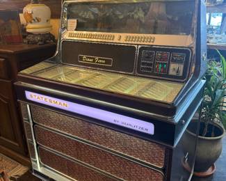 Vintage Statesman juke box, lights up 