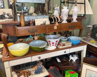 vintage collectible bowls, lamps, toys