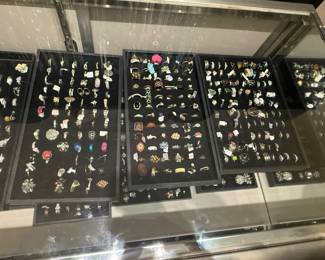lots of beautiful jewelry pieces/rings/necklaces