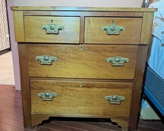 Tiger Oak Chest of Drawers