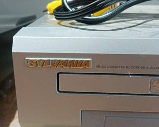 Sylvania SSD803 VCR/DVD Combo Player