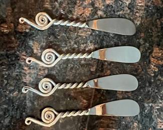 Set of 4 Spiral Handle Spreaders