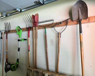 Union Shovel and Garden Tools