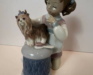 Lladro "Little Groomer" Porcelain Figurine 6635