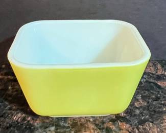 Pyrex Yellow Refrigerator Dish 501B