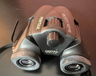 Pentax 8x25 UCF XI Binoculars