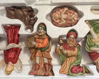 Grandeur Noel Porcelain Nativity Scene Set