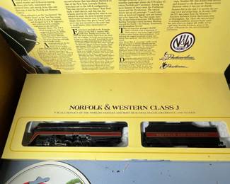 Bachmann N Scale Norfolk & Western Class J 4-8-4 "Powhatan Arrow" Replica