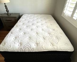 Full size bed