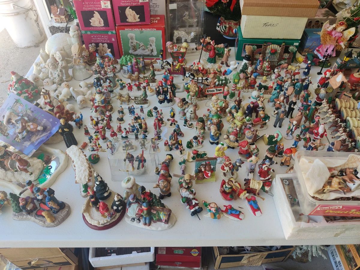 Xmas village accessories