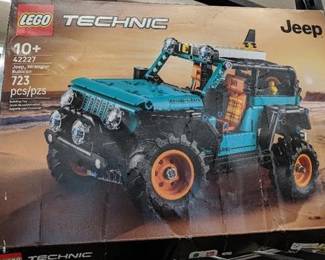 LEGO Technic Jeep Wrangler Rubicon SUV 42227