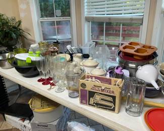 Kitchen dishes, glasses vintage Pyrex 