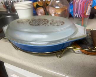 Vintage Pyrex double compartment and holding tray