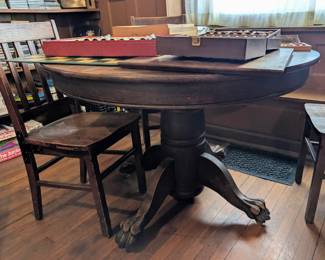 Oak Pedestal Table 