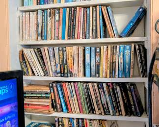Sci-fi paperbacks, vintage