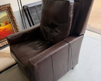 Electric lounge chair