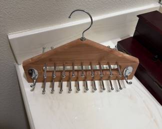 Vintage tie holder