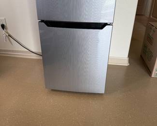 Small Hi-sense refrigerator freezer