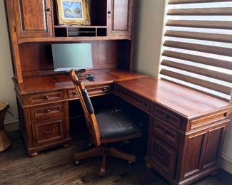 L-Shaped desk and chair