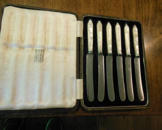 pearl handled knives in case