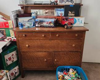Oak lowboy buffet 