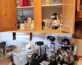 Small appliances, kitchenaid, Cuisinart, oster