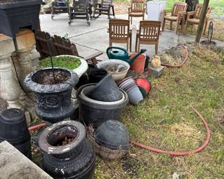 Planters / Gardening Supplies