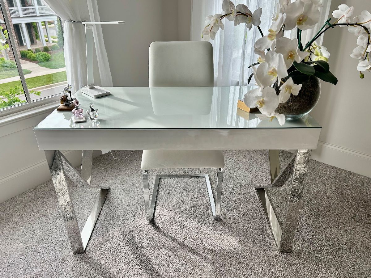 White desk with chrome legs and matching chair