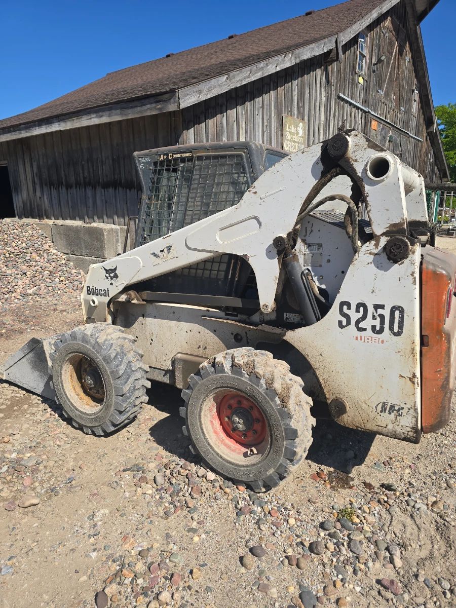 Bobcat S250 Turbo Skid-steer