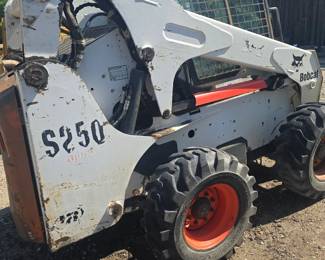 Bobcat S250 Turbo Skid-steer