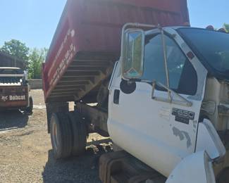 Ford F-650 dump truck