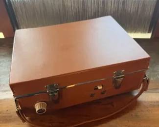 https://ctbids.com/estate-sale/44386
