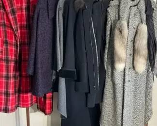 https://ctbids.com/estate-sale/44386