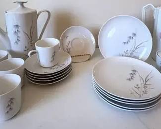 https://ctbids.com/estate-sale/44386