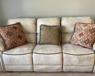 https://ctbids.com/estate-sale/44386