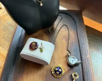 https://ctbids.com/estate-sale/44386