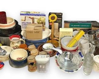 Mystery Kitchenwares Lot
