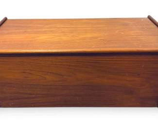 Cedar Veneer Blanket Chest