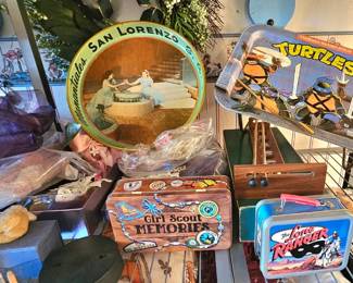 Vintage 1988 Teenage Mutant Ninja Turtles tray.