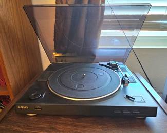 Sony stereo full automatic turntable system.