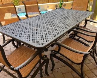  MALLIN PATIO TABLE WITH 6 CHAIRS