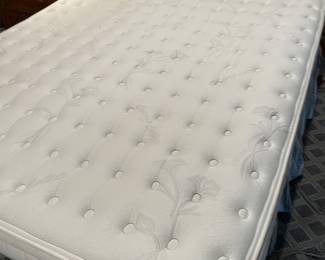 KING BOX SPRING AND MATTRESS