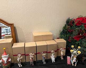KRINGLE CHRISTMAS DECOR