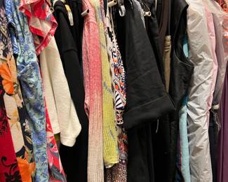 WOMEN'S CLOTHING