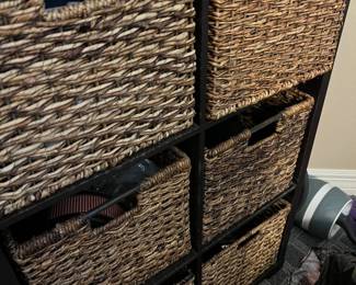 BASKET/STORAGE CUBBY