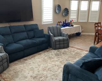 RECLINING SOFA AND LOVESEAT, COORDINATING ACCENT CHAIRS, AREA RUG