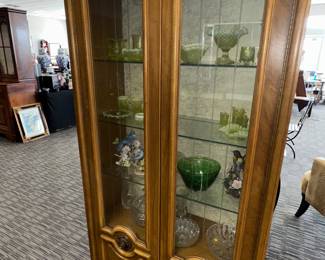 Curio hutch 
